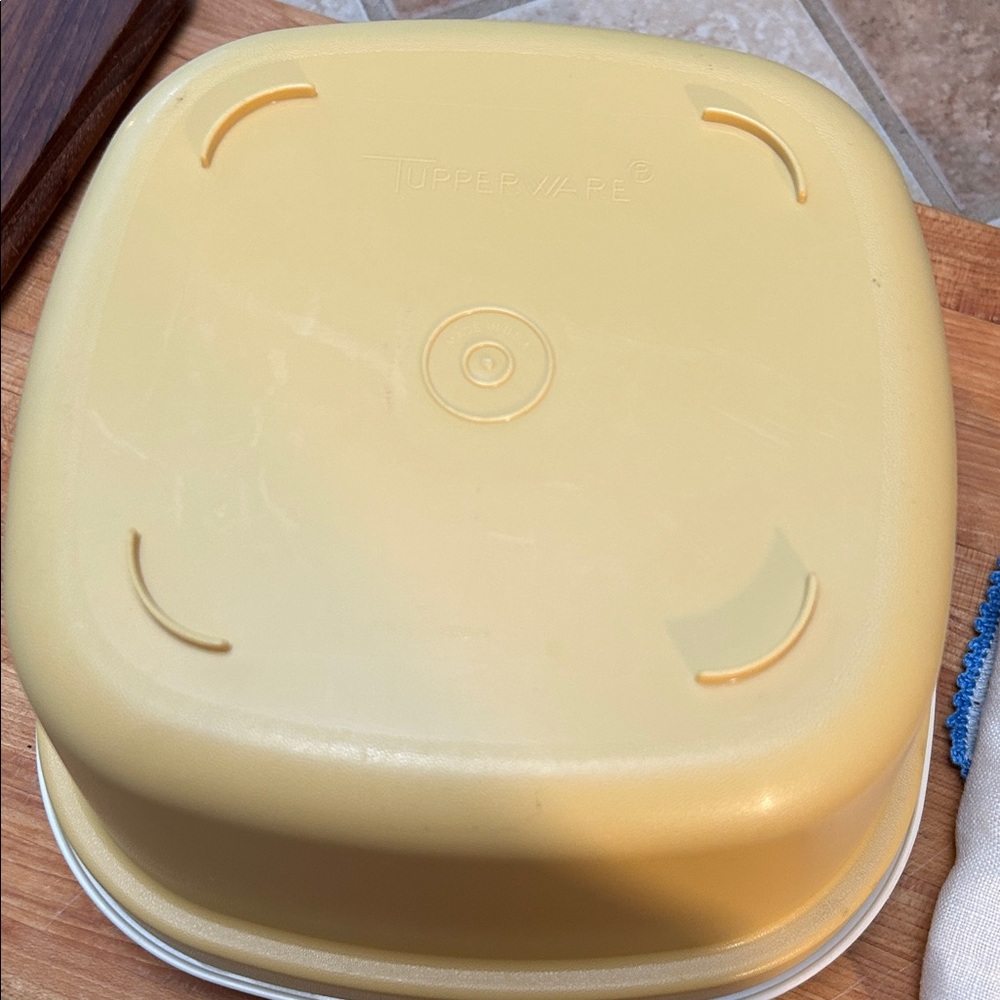 Vintage Tupperware Square Steamer Multi Server Container Keeper with Lid - Picture 7 of 7